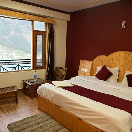 Krishana Cottage A Pure Veg !!!300 M From Hadimba Temple!!!Balcony Rooms!!!Veg Restaurant!!!Couple Friendly!!!Family Cottage!!! Manāli エクステリア 写真